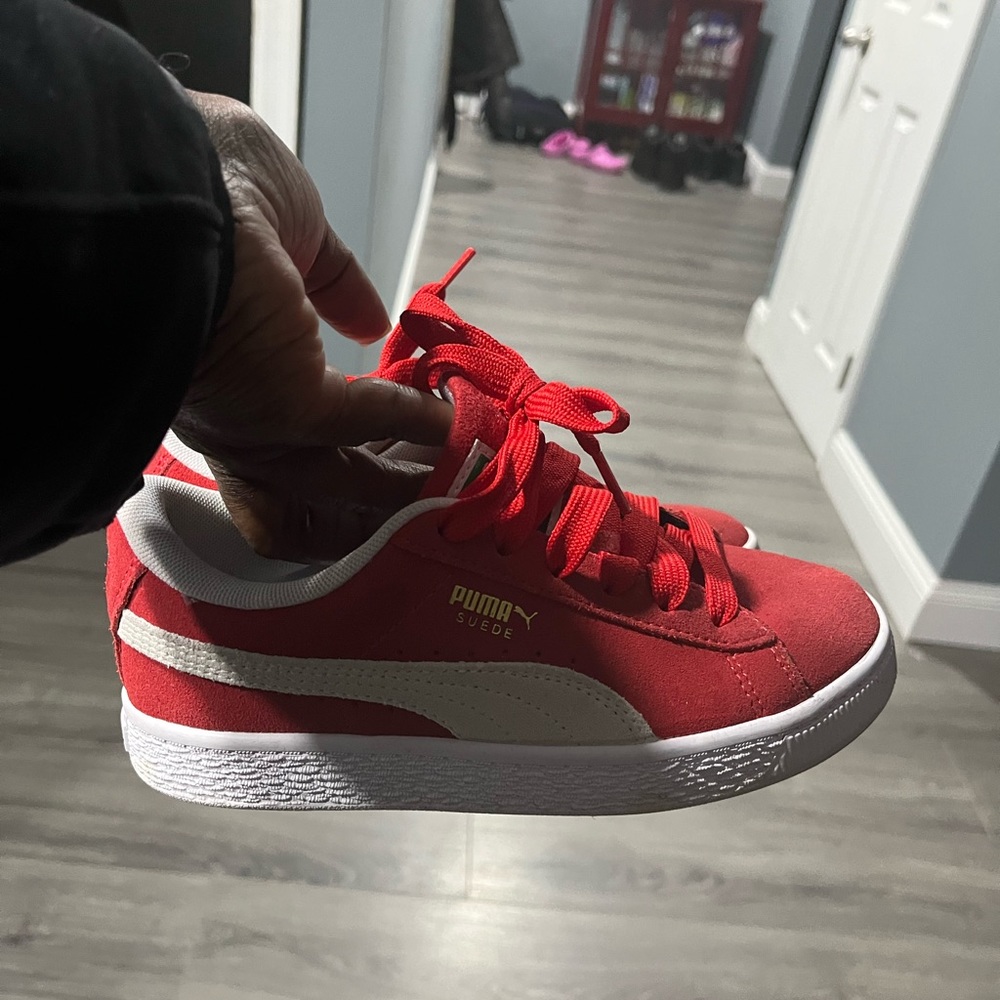 Nearly new boy’s sneakers